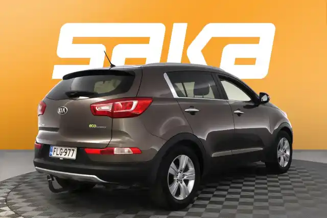 Ruskea (beige) Maastoauto, Kia Sportage – FLG-977