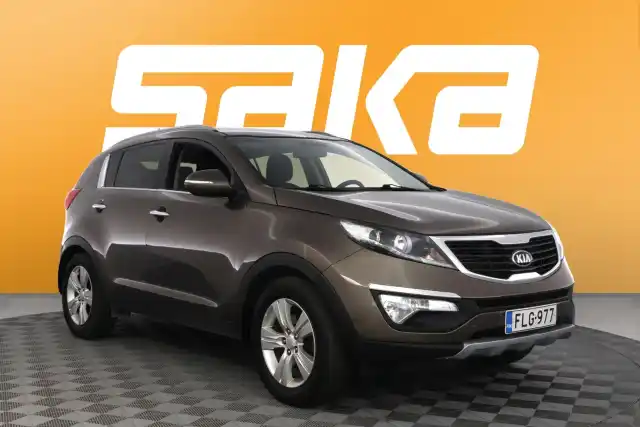 Ruskea (beige) Maastoauto, Kia Sportage – FLG-977