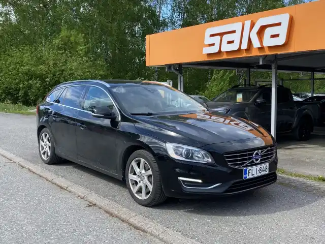 Musta Farmari, Volvo V60 – FLI-848