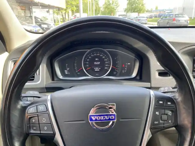 Musta Farmari, Volvo V60 – FLI-848