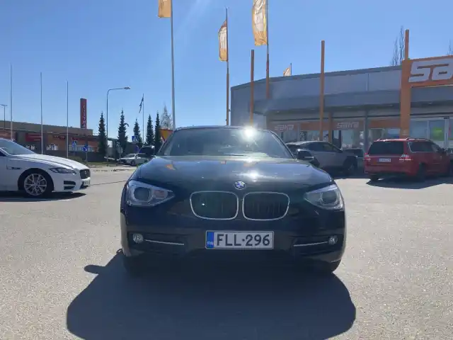Musta Viistoperä, BMW 116 – FLL-296