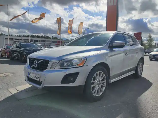 Harmaa Maastoauto, Volvo XC60 – FLL-467