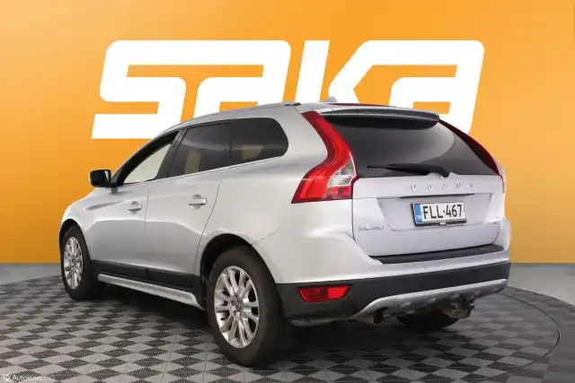 Harmaa Maastoauto, Volvo XC60 – FLL-467
