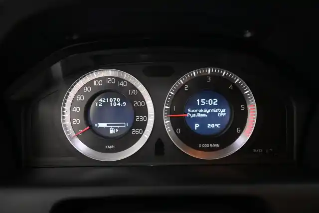 Harmaa Maastoauto, Volvo XC60 – FLL-467