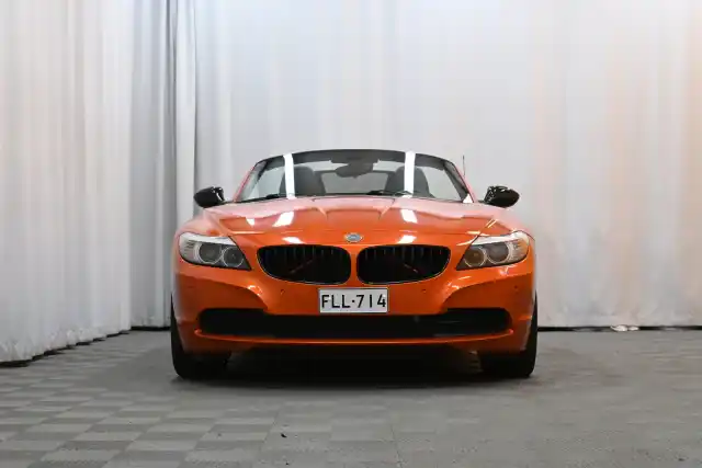 Harmaa Avoauto, BMW Z4 – FLL-714