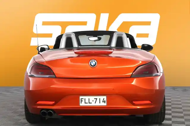 Harmaa Avoauto, BMW Z4 – FLL-714