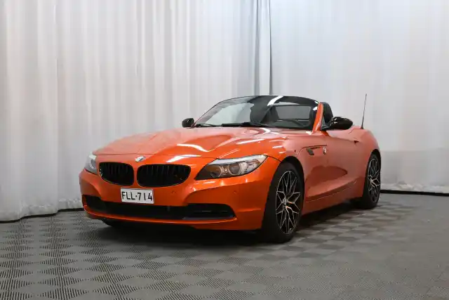 Harmaa Avoauto, BMW Z4 – FLL-714