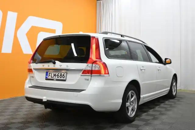 Valkoinen Farmari, Volvo V70 – FLM-686