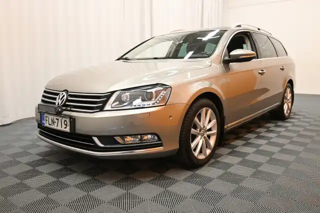 Ruskea Farmari, Volkswagen Passat – FLN-719