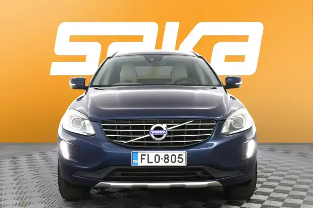 Sininen Maastoauto, Volvo XC60 – FLO-805