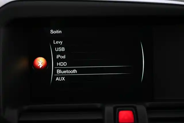Sininen Maastoauto, Volvo XC60 – FLO-805