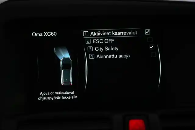 Sininen Maastoauto, Volvo XC60 – FLO-805