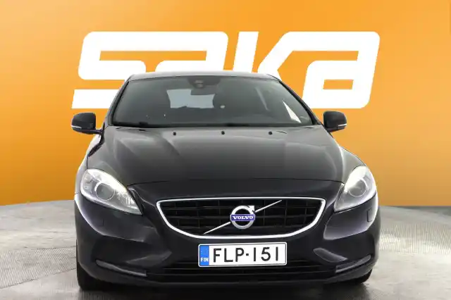 Musta Viistoperä, Volvo V40 – FLP-151