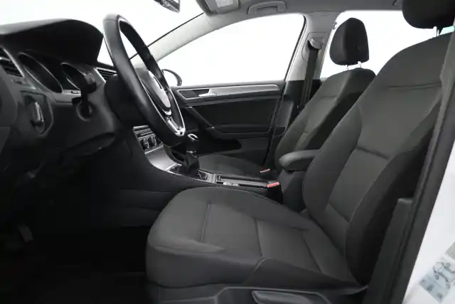 Valkoinen Farmari, Volkswagen Golf – FLP-374