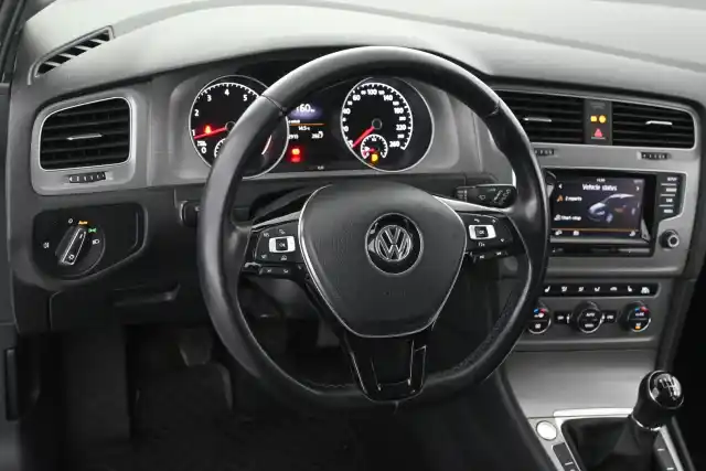 Valkoinen Farmari, Volkswagen Golf – FLP-374