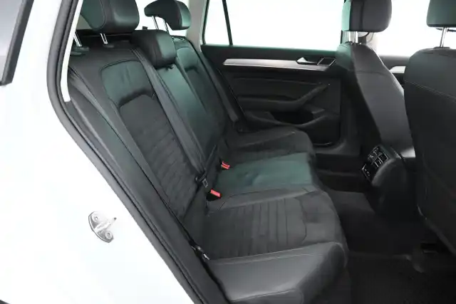 Valkoinen Farmari, Volkswagen Passat – FLS-320
