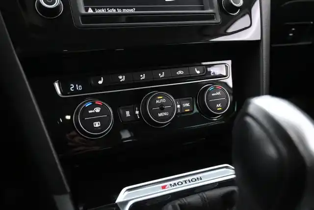 Valkoinen Farmari, Volkswagen Passat – FLS-320