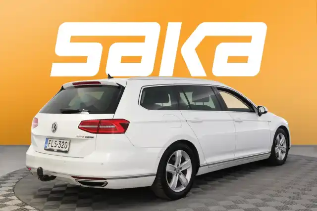 Valkoinen Farmari, Volkswagen Passat – FLS-320