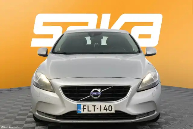 Harmaa Viistoperä, Volvo V40 – FLT-140