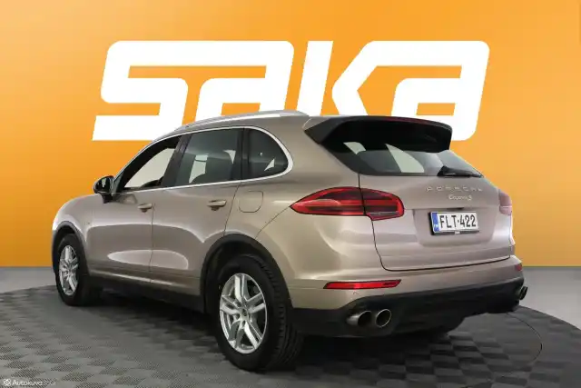 Harmaa Maastoauto, Porsche Cayenne – FLT-422