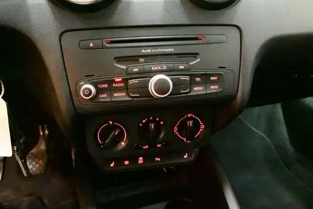 Harmaa Viistoperä, Audi A1 – FLU-109