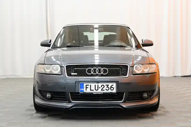 Harmaa Avoauto, Audi A4 – FLU-236