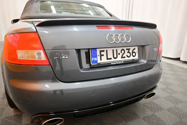 Harmaa Avoauto, Audi A4 – FLU-236