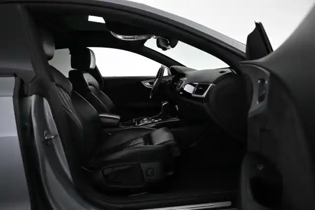 Harmaa Viistoperä, Audi A7 – FLU-755