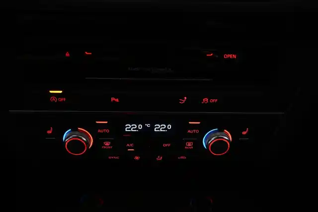 Harmaa Viistoperä, Audi A7 – FLU-755