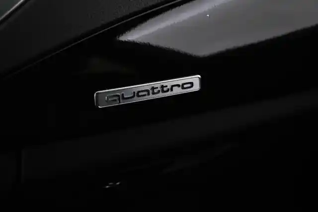 Harmaa Viistoperä, Audi A7 – FLU-755