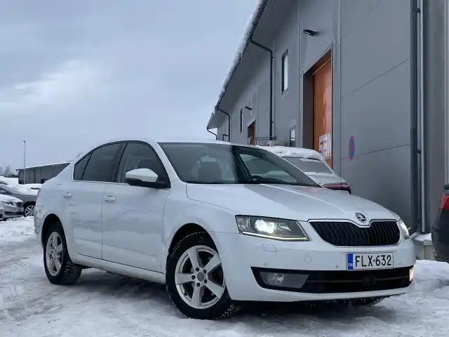 Valkoinen Viistoperä, Skoda Octavia – FLX-632