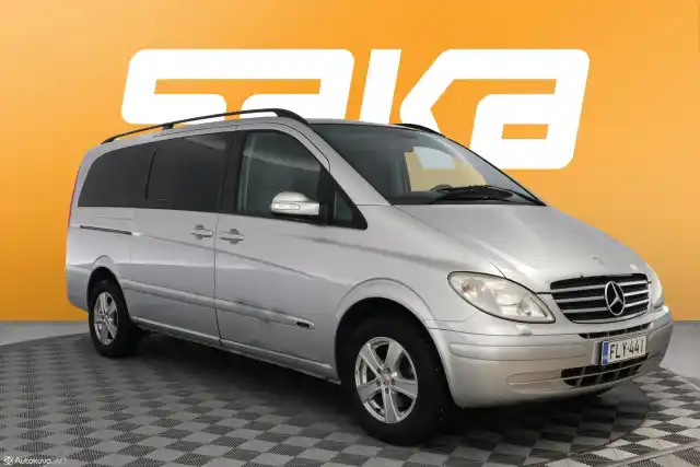 Harmaa Tila-auto, Mercedes-Benz Viano – FLY-441