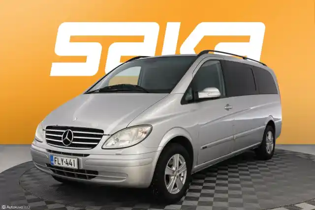 Harmaa Tila-auto, Mercedes-Benz Viano – FLY-441