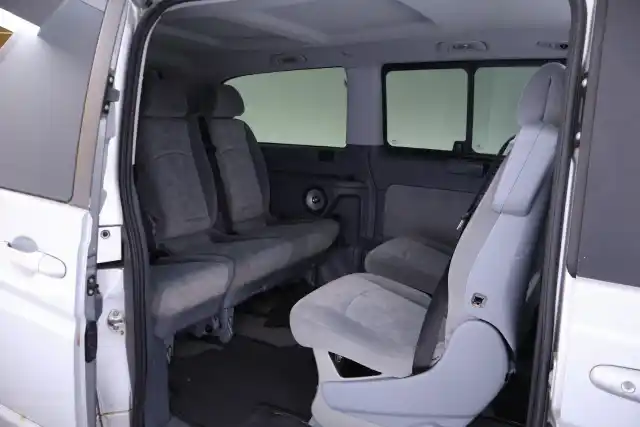 Harmaa Tila-auto, Mercedes-Benz Viano – FLY-441