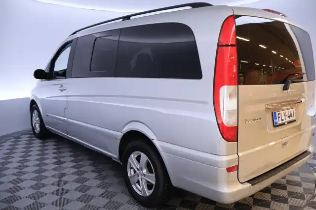 Harmaa Tila-auto, Mercedes-Benz Viano – FLY-441