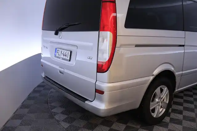 Harmaa Tila-auto, Mercedes-Benz Viano – FLY-441