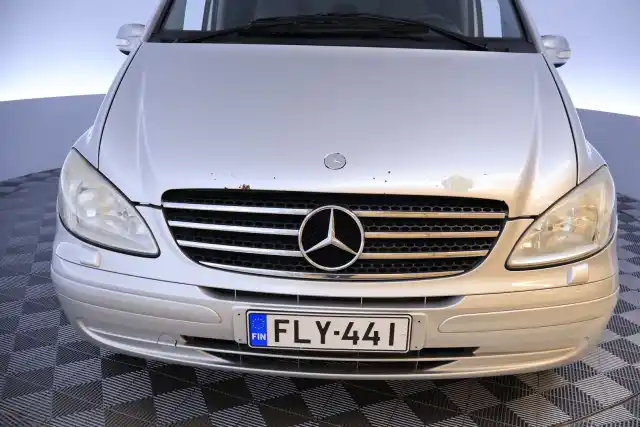 Harmaa Tila-auto, Mercedes-Benz Viano – FLY-441