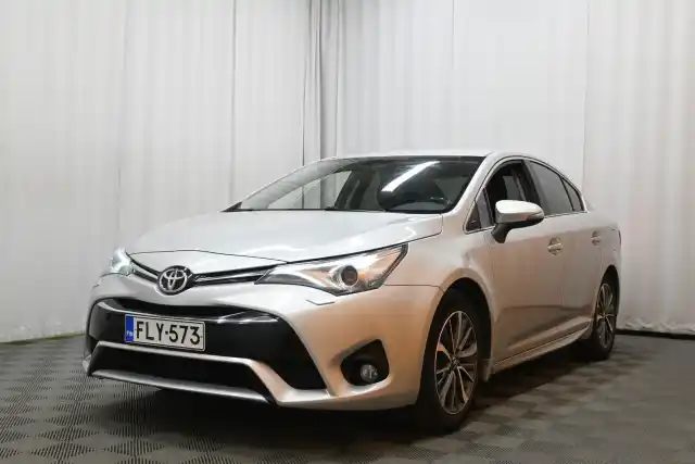 Hopea Sedan, Toyota Avensis – FLY-573