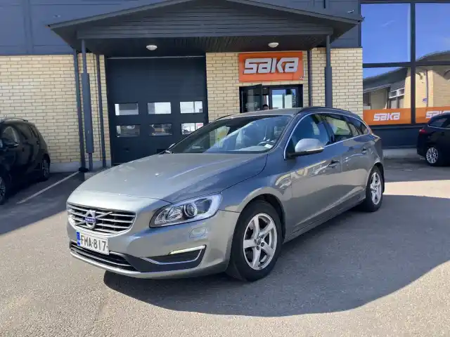 Harmaa Farmari, Volvo V60 – FMA-817