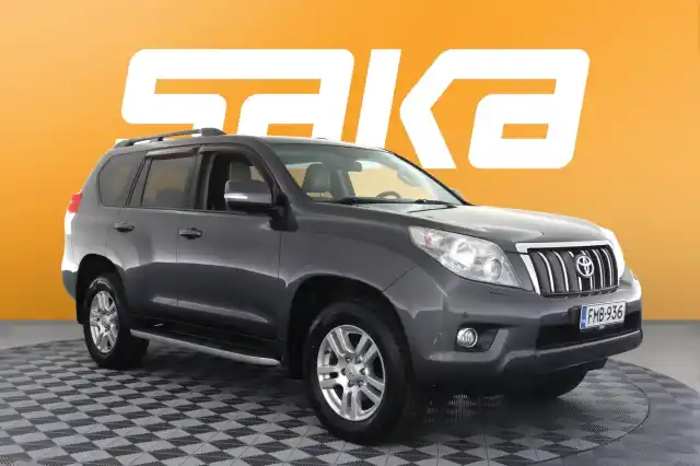 Harmaa Maastoauto, Toyota Land Cruiser – FMB-936