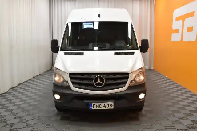 Valkoinen Pakettiauto, Mercedes-Benz Sprinter – FMC-498