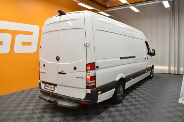 Valkoinen Pakettiauto, Mercedes-Benz Sprinter – FMC-498