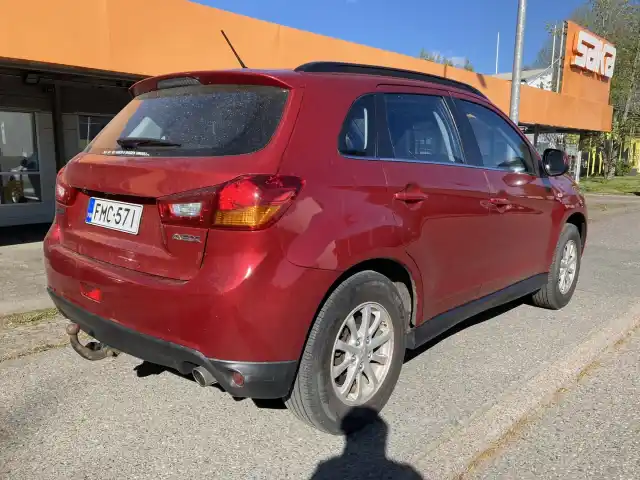 Punainen Maastoauto, Mitsubishi ASX – FMC-571