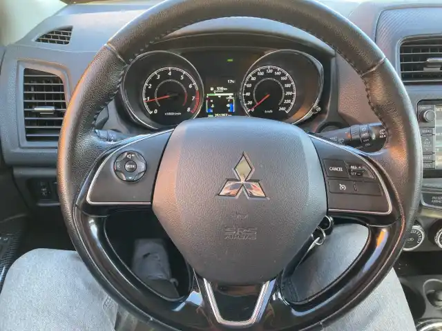 Punainen Maastoauto, Mitsubishi ASX – FMC-571