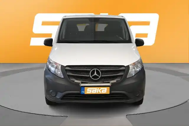 Valkoinen Pakettiauto, Mercedes-Benz Vito – FME-445