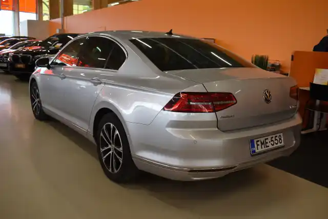 Hopea Sedan, Volkswagen Passat – FME-558