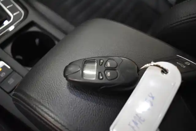Hopea Sedan, Volkswagen Passat – FME-558