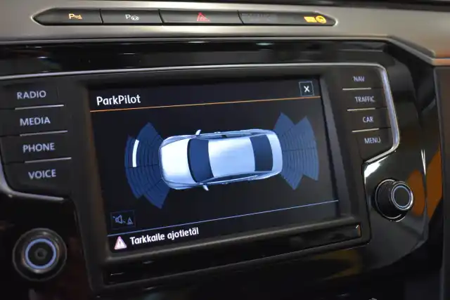 Hopea Sedan, Volkswagen Passat – FME-558