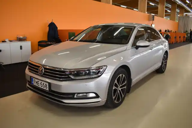 Hopea Sedan, Volkswagen Passat – FME-558