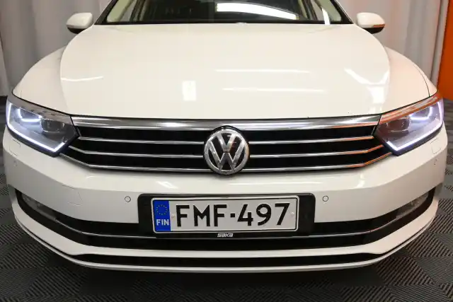 Valkoinen Farmari, Volkswagen Passat – FMF-497